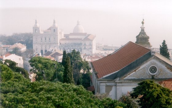 photo (45KB) : View over Lisbon